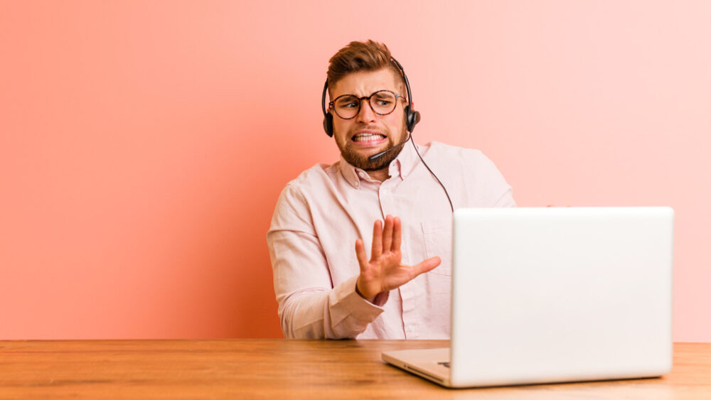 پاسخ به اعتراضات مشتریان در بازاریابی تلفنی